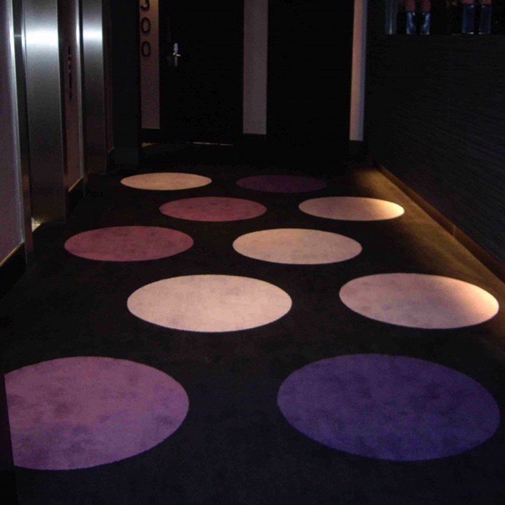 Moquette ronds violets