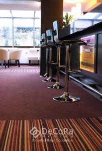 rideaux-hotels-moquette-anti-feu-bar-lounge       