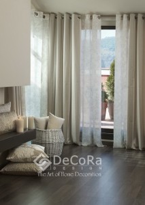 Voilage et occultant moderne dans une chambre anti-feu ignifugé    